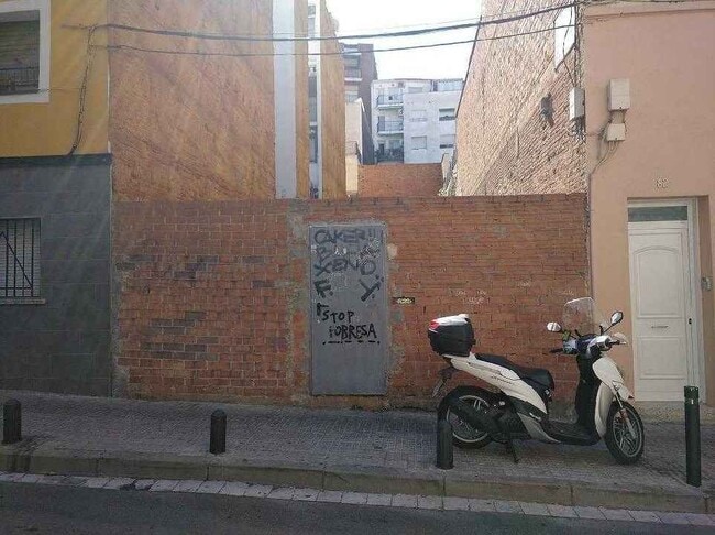 Más detalles de Carrer dels Pirineus, 84, Santa Coloma de Gramenet - Terreno en venta