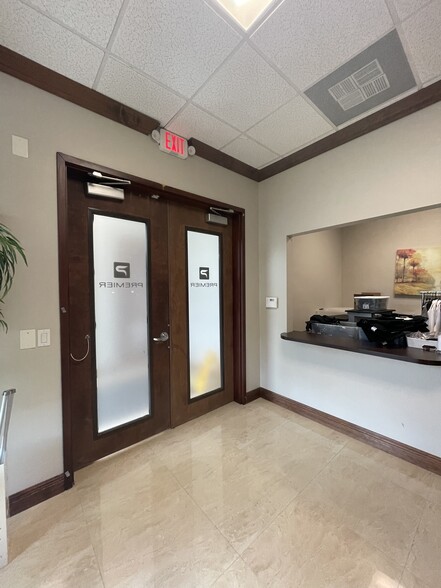 1045 S State Road 7, Wellington, FL en alquiler - Foto del interior - Imagen 2 de 5