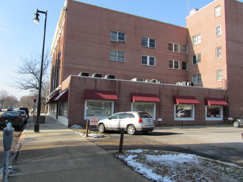 17 Forest Ave, Fond Du Lac, WI en alquiler - Foto del edificio - Imagen 2 de 3