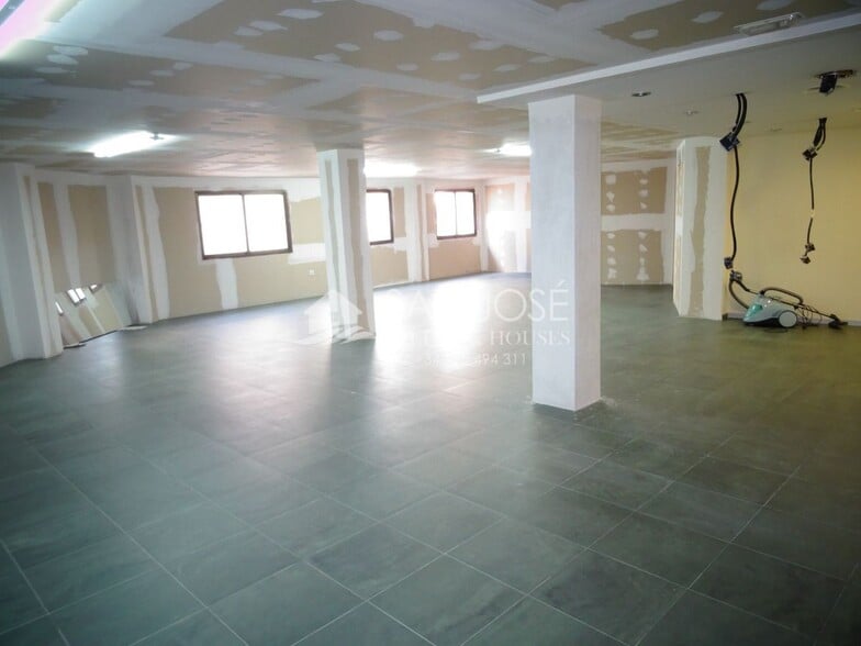 Local en Alicante en venta - Foto del edificio - Imagen 3 de 13