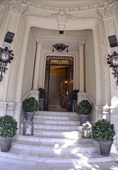 Calle Ferraz, 2, Madrid, Madrid en alquiler - Foto del edificio - Imagen 3 de 5