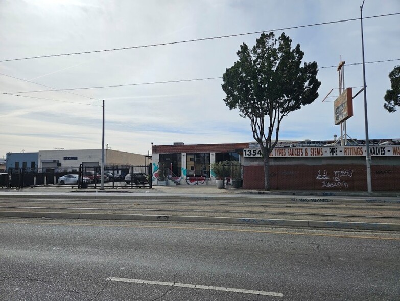 1354 E Washington Blvd, Los Angeles, CA en venta - Foto del edificio - Imagen 3 de 25