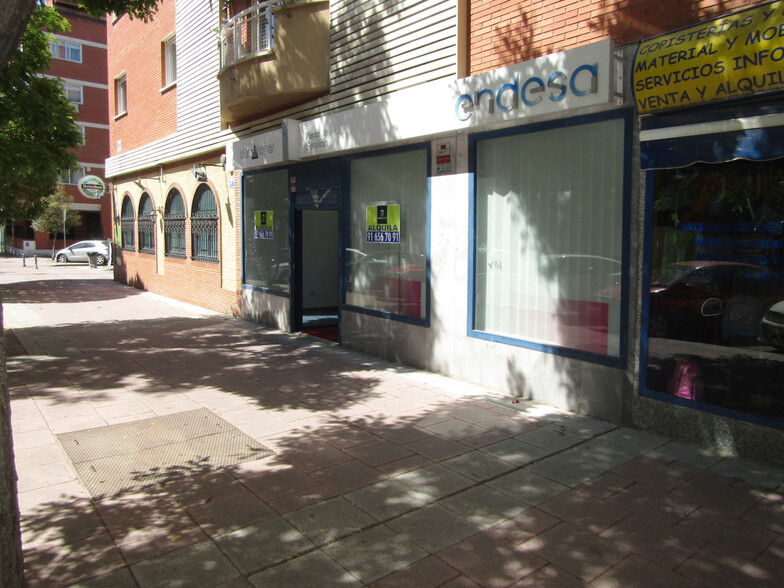 Local en Torrejón de Ardoz, Madrid en alquiler - Foto del edificio - Imagen 2 de 6