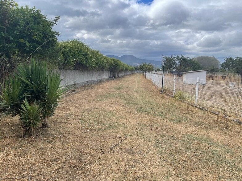 Terreno en Carracedelo, León en venta - Foto principal - Imagen 3 de 38