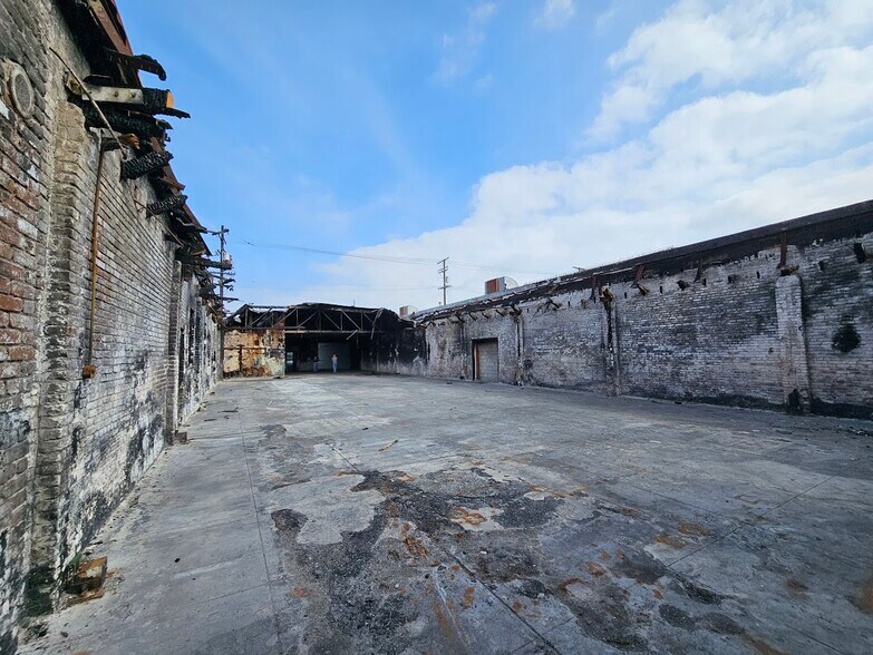 3011 S Main St, Los Angeles, CA en venta - Foto del edificio - Imagen 2 de 7