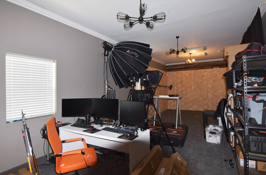 Berry Hill Redevelop 2700-2702 Greystone cartera de 2 inmuebles en venta en LoopNet.es - Foto del edificio - Imagen 3 de 20