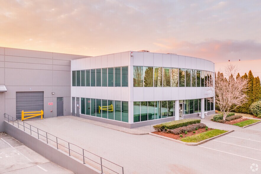 1645 Cliveden Ave, Delta, BC en alquiler - Foto del edificio - Imagen 2 de 3