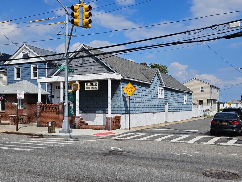 1238 Cross Bay Blvd, Broad Channel, NY en venta - Foto principal - Imagen 1 de 17