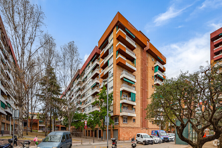 Edificios residenciales en Barcelona, BAR en venta - Foto del edificio - Imagen 2 de 2