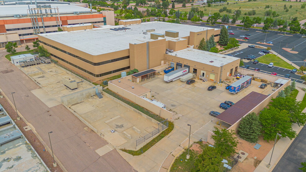 1575 Garden of the Gods Rd, Colorado Springs, CO en alquiler - Foto del edificio - Imagen 2 de 27