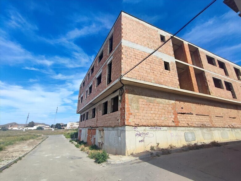 Edificio residencial en La Unión en venta - Foto del edificio - Imagen 2 de 10