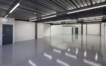 891-895 Plymouth Rd, Slough en alquiler Foto del interior- Imagen 2 de 3