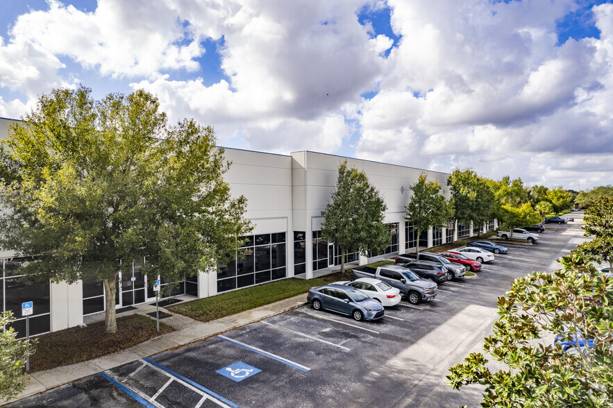 8600-8655 Elm Fair Blvd, Tampa, FL en alquiler - Foto del edificio - Imagen 1 de 35