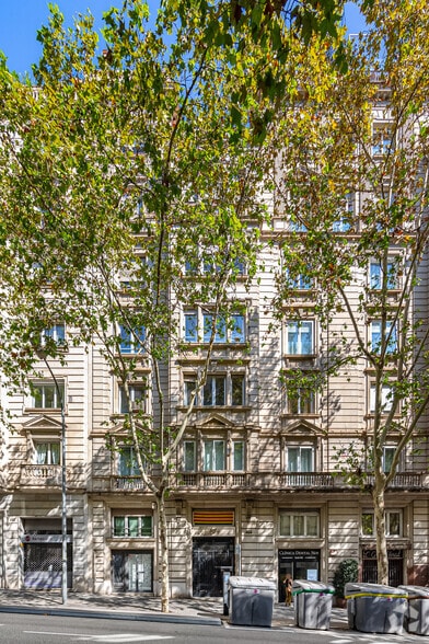 Local en Barcelona, Barcelona en alquiler - Foto del edificio - Imagen 3 de 4