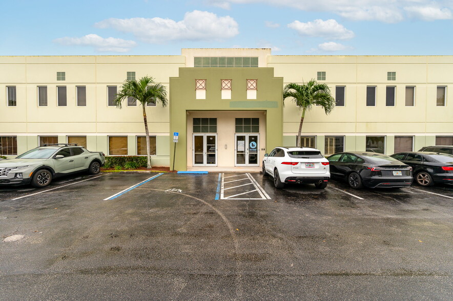 1200 S Rogers Cir, Boca Raton, FL en venta - Foto del edificio - Imagen 1 de 19