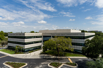 8800 Grand Oak Cir, Tampa, FL en alquiler Foto del edificio- Imagen 2 de 3