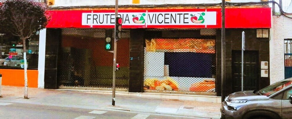 Calle 28 de Febrero, 108, San Juan de Aznalfarache, Sevilla en venta - Foto del edificio - Imagen 3 de 100