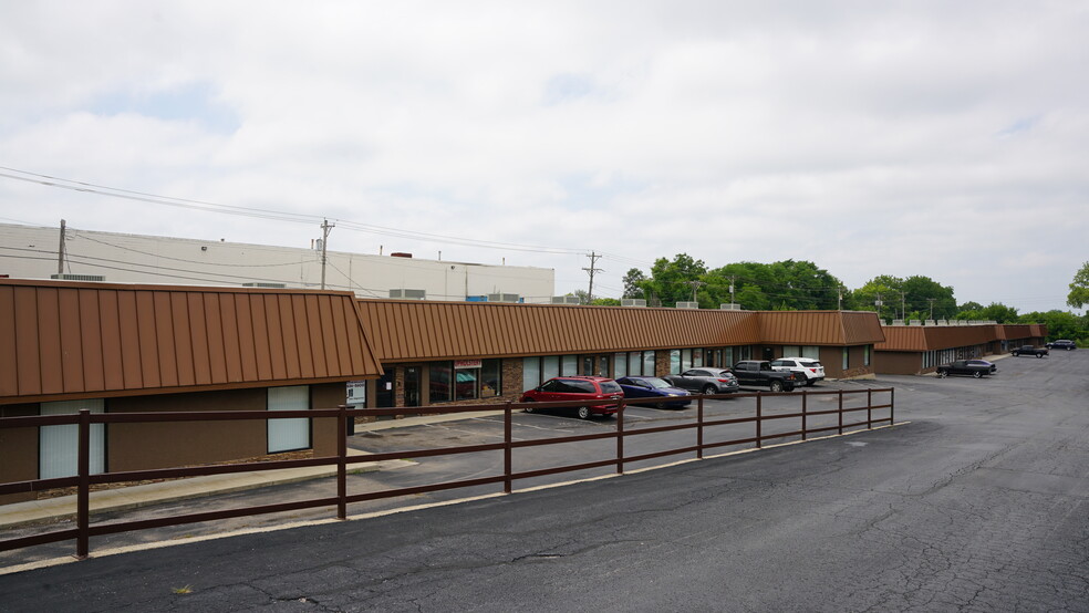 1600 S Noland Rd, Independence, MO en alquiler - Foto del edificio - Imagen 2 de 17