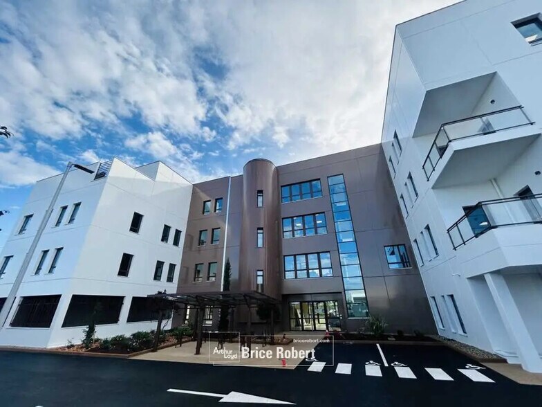 Oficina en Genas en venta - Foto del edificio - Imagen 1 de 15