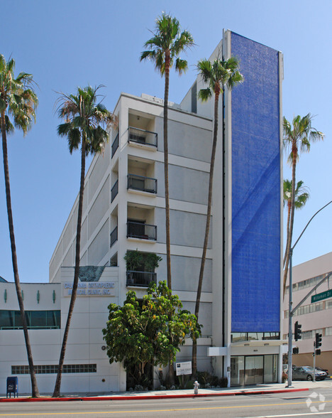 8671 Wilshire Blvd, Beverly Hills, CA en alquiler - Foto del edificio - Imagen 3 de 10