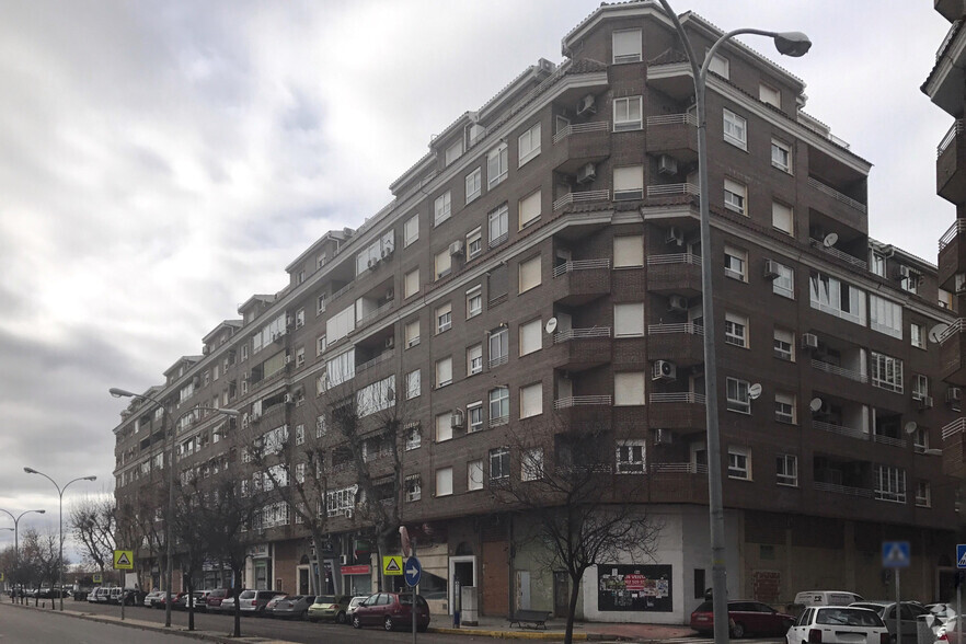 Avenida Francisco Aguirre, 322, Talavera De La Reina, Toledo en venta - Foto del edificio - Imagen 2 de 2