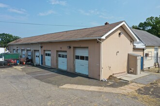 1404 Randall Ave, Levittown, PA en alquiler Foto del edificio- Imagen 2 de 3