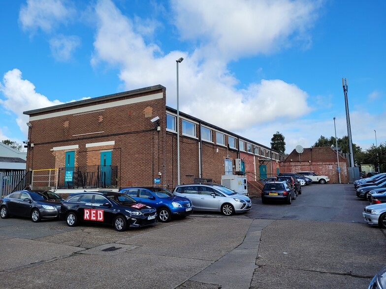 Thornhill Rd, Luton en venta - Foto del edificio - Imagen 1 de 4