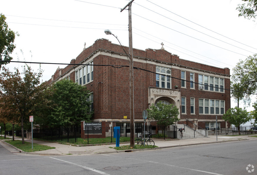 2123 Clinton Ave S, Minneapolis, MN en alquiler - Foto del edificio - Imagen 1 de 2