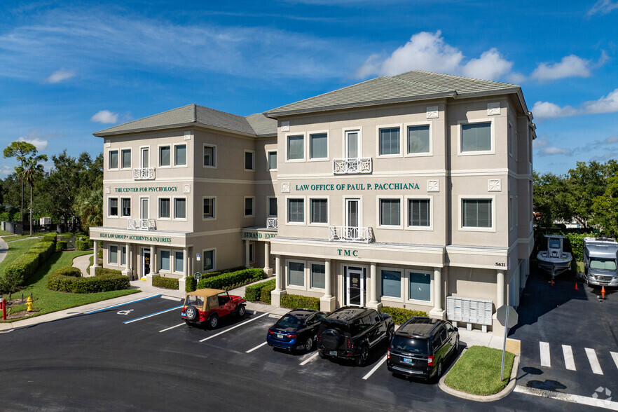 5621 Strand Blvd, Naples, FL en alquiler - Foto del edificio - Imagen 1 de 21