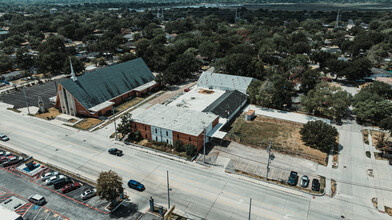 900 Natchez Ave, Pasadena, TX en alquiler Foto del edificio- Imagen 2 de 8