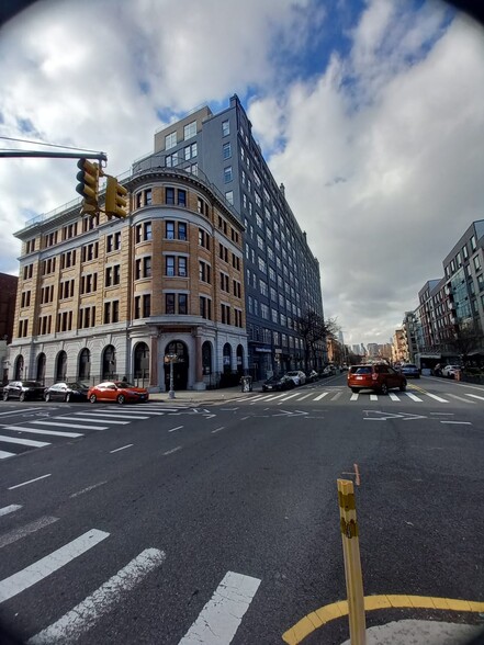 84 Broadway, Brooklyn, NY en alquiler - Foto del edificio - Imagen 1 de 24