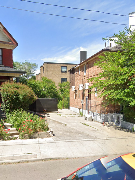 1398 Dundas St W, Toronto, ON en venta - Foto principal - Imagen 1 de 1