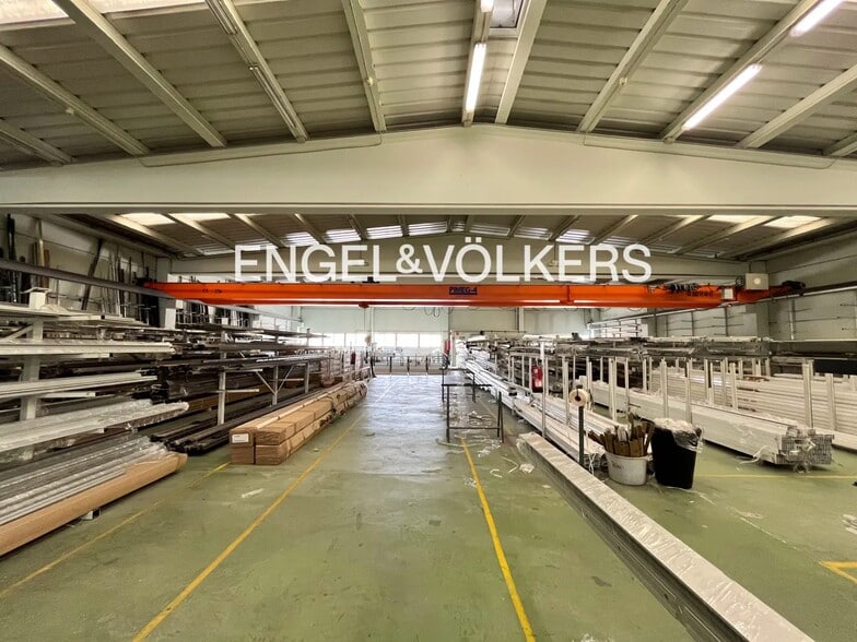 Nave en Montcada i Reixac, Barcelona en venta - Foto del interior - Imagen 1 de 8