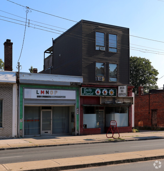 1115 Main St E, Hamilton, ON en alquiler - Foto del edificio - Imagen 2 de 21