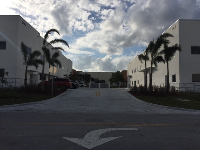 2000 NW 133rd Ave, Doral, FL en alquiler - Foto del edificio - Imagen 2 de 2