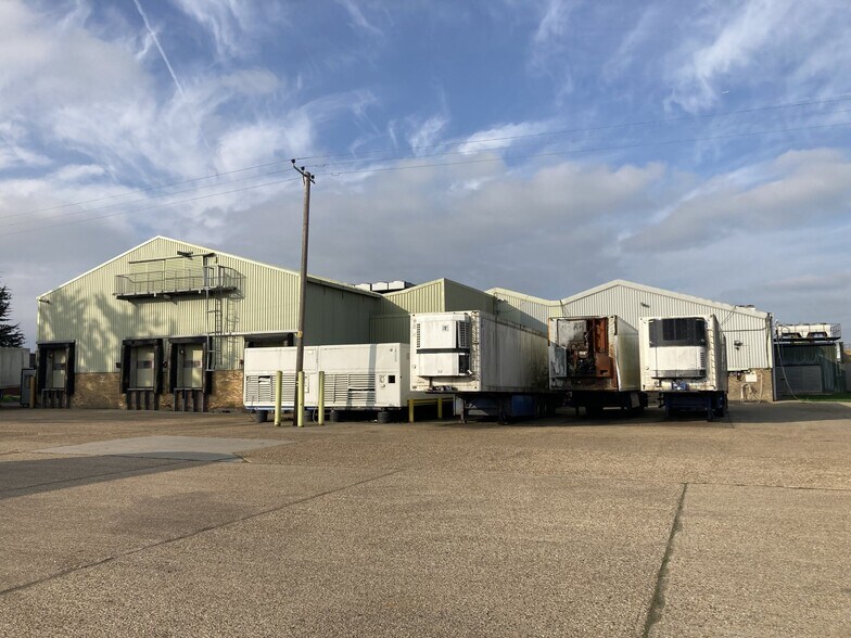 75 Lichfield Rd, Brentwood en alquiler - Foto del edificio - Imagen 1 de 2