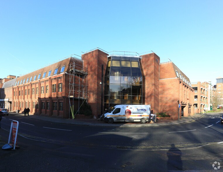 Bancroft Rd, Reigate en alquiler - Foto del edificio - Imagen 1 de 2