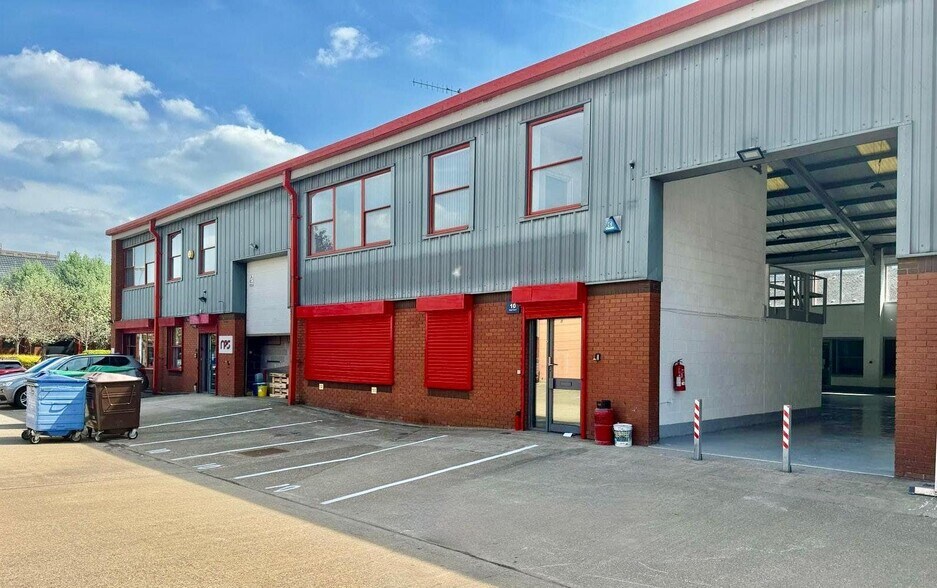 Modwen Rd, Salford en venta - Foto del edificio - Imagen 2 de 4