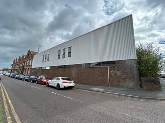 Más detalles de Portland St, Bristol - Nave en venta