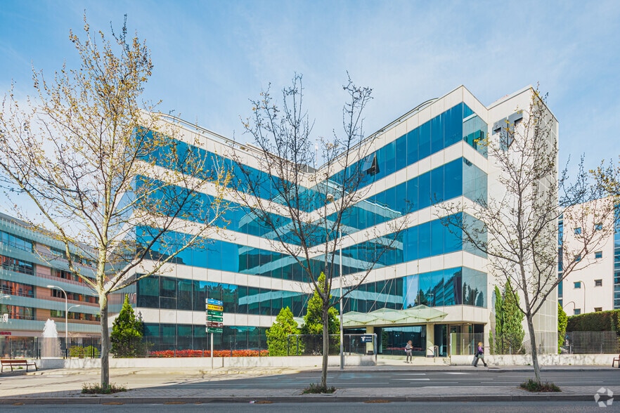 Calle de Julián Camarillo, 42, Madrid, Madrid en alquiler - Foto principal - Imagen 1 de 4