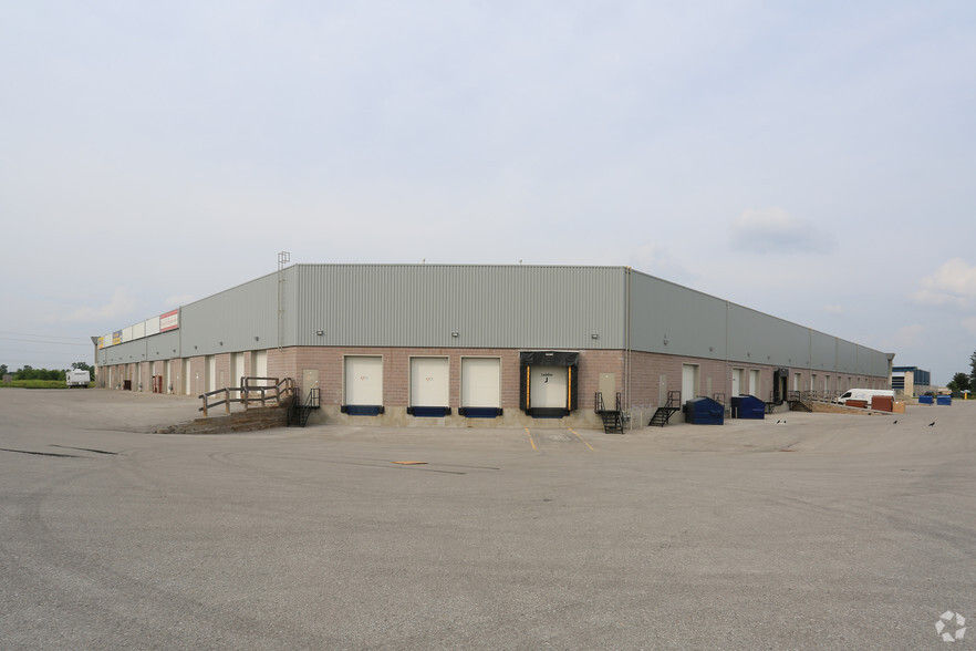 142 Commerce Park Dr, Barrie, ON en alquiler - Foto del edificio - Imagen 2 de 7