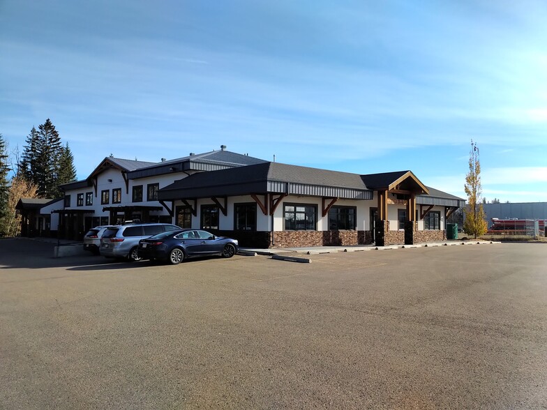 232 Spruce St, Red Deer County, AB en venta - Foto del edificio - Imagen 1 de 3