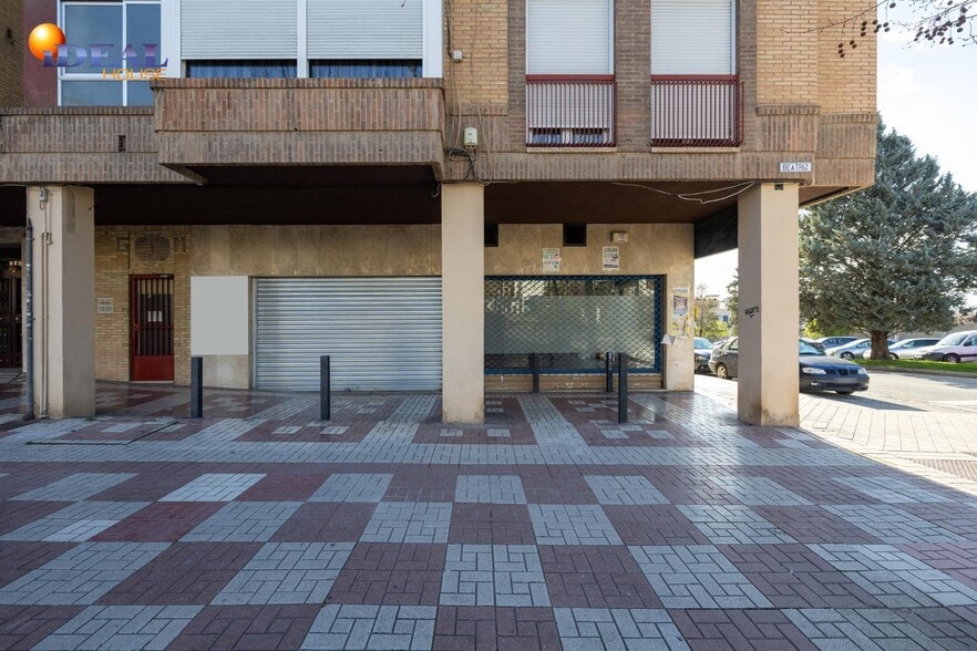 Local en Granada en venta - Foto del edificio - Imagen 1 de 37
