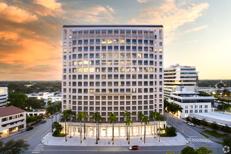 2800 Ponce de Leon Blvd, Coral Gables, FL en alquiler - Foto del edificio - Imagen 1 de 8