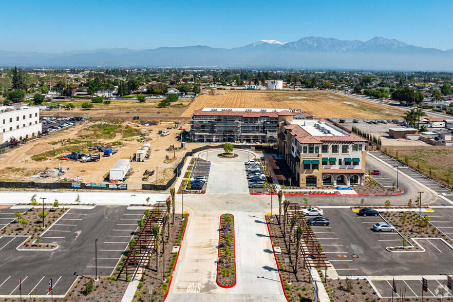 5624 Philadelphia St, Chino, CA en venta - Foto del edificio - Imagen 1 de 23