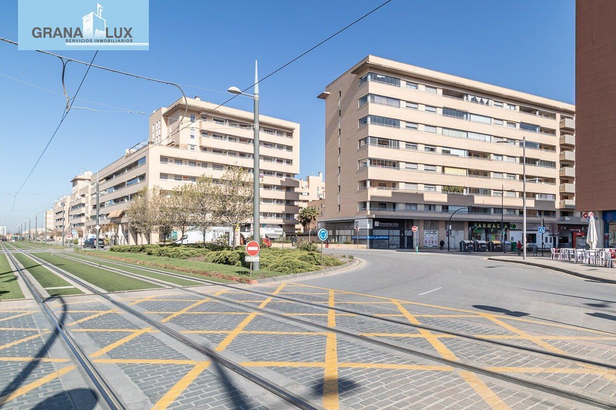 Local en Granada en venta Foto del edificio- Imagen 1 de 12