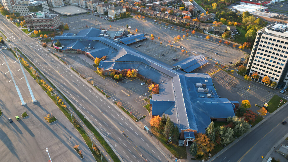 7500 Boul Les Galeries D'Anjou, Montréal, QC en alquiler - Vista aérea - Imagen 2 de 12