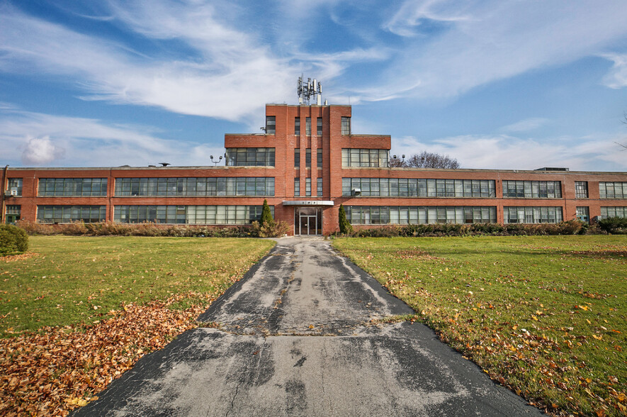 203 Eggert Rd, Buffalo, NY en venta - Foto del edificio - Imagen 2 de 57