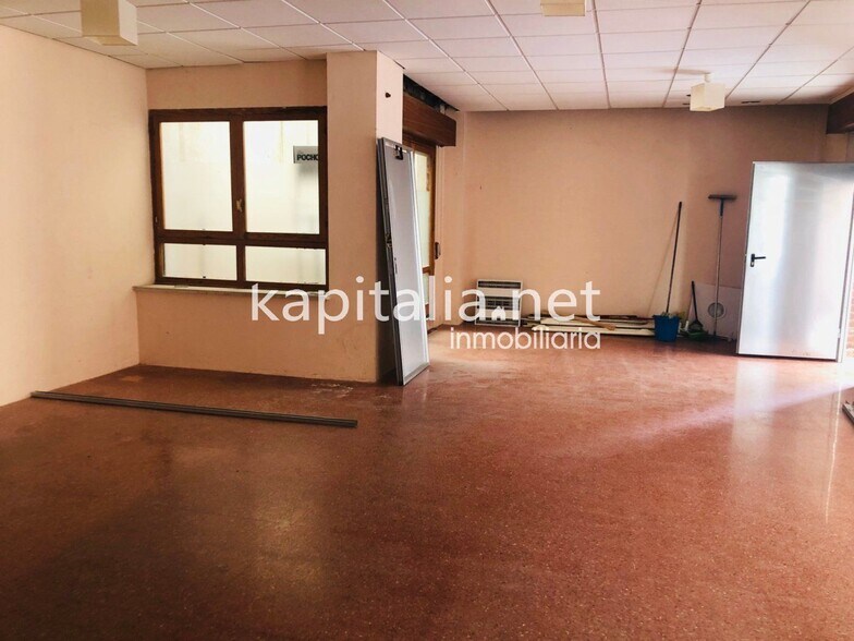 Local en Banyeres de Mariola, Alicante en venta - Foto del edificio - Imagen 2 de 13