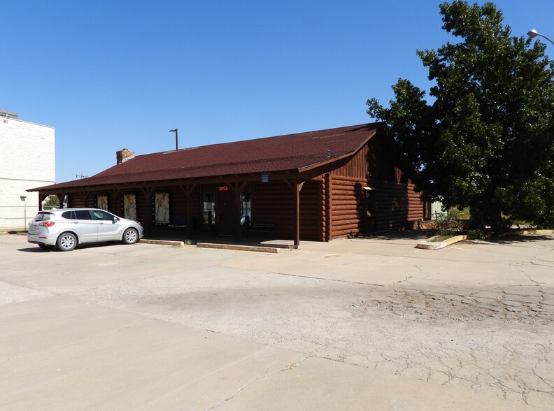 2424 Williams Ave, Woodward, OK en venta - Foto del edificio - Imagen 3 de 35